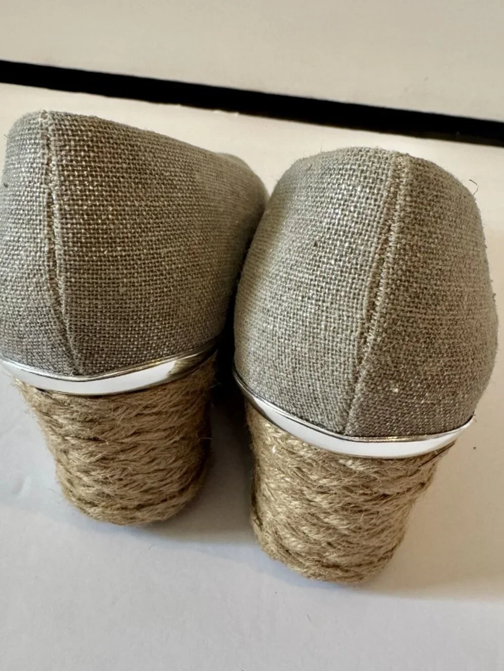 Adrienne Vittadini Bailee Silver Metallic Linen Espadrille Wedge Sandals Size 8